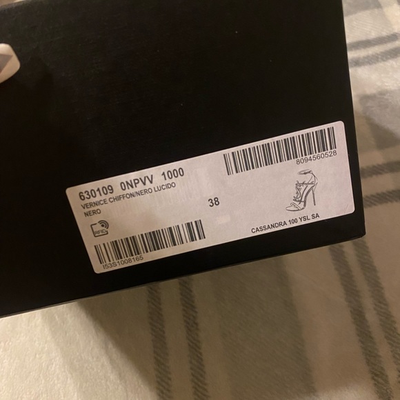 $1300 new from store - Yves saint laurent Cassandra heels black patent leather - Picture 9 of 12